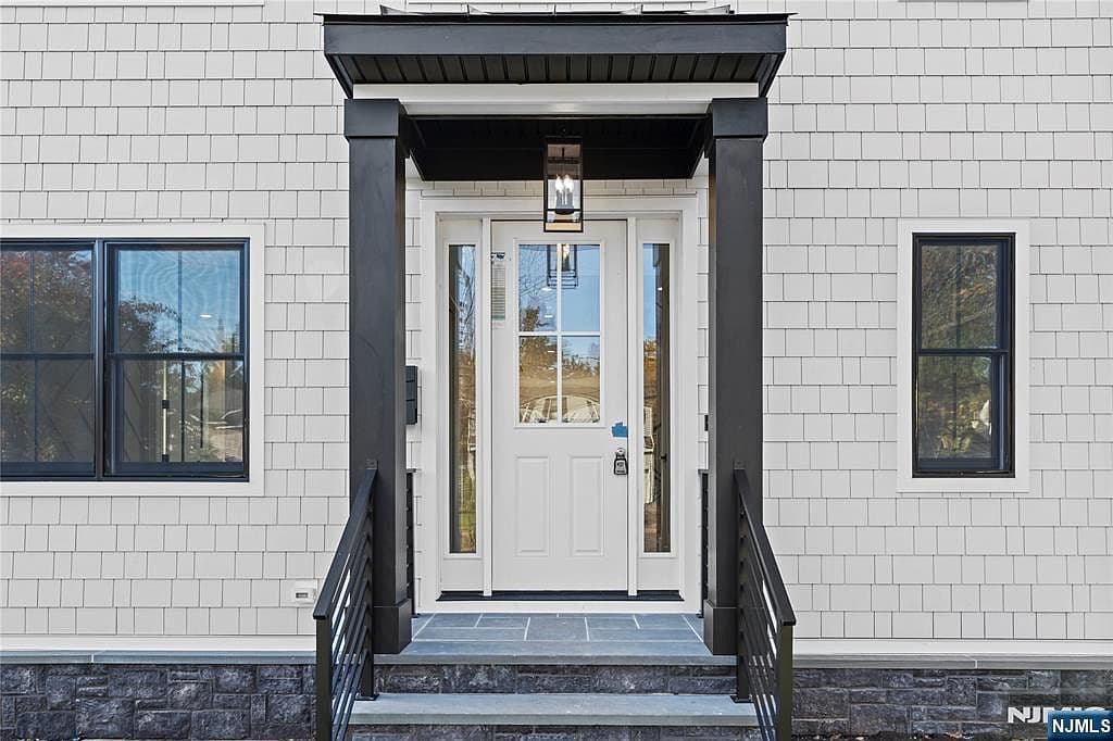 215 Kensington Rd - Image 3