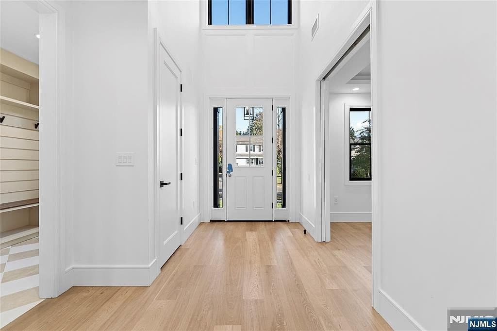 215 Kensington Rd - Image 4