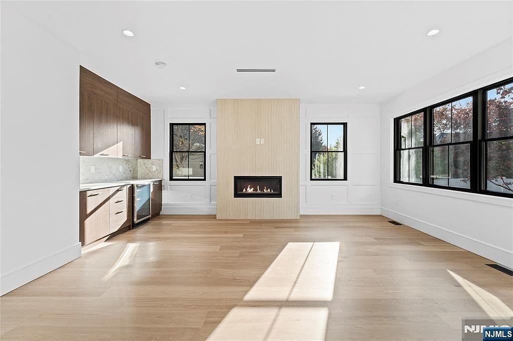 215 Kensington Rd - Image 11