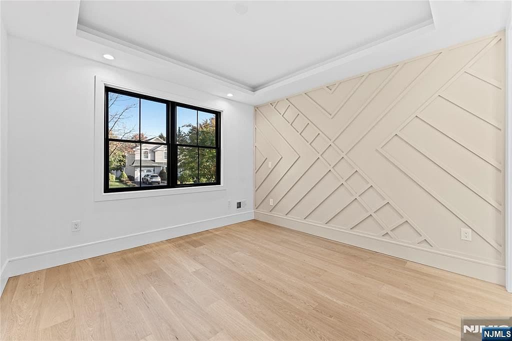 215 Kensington Rd - Image 13