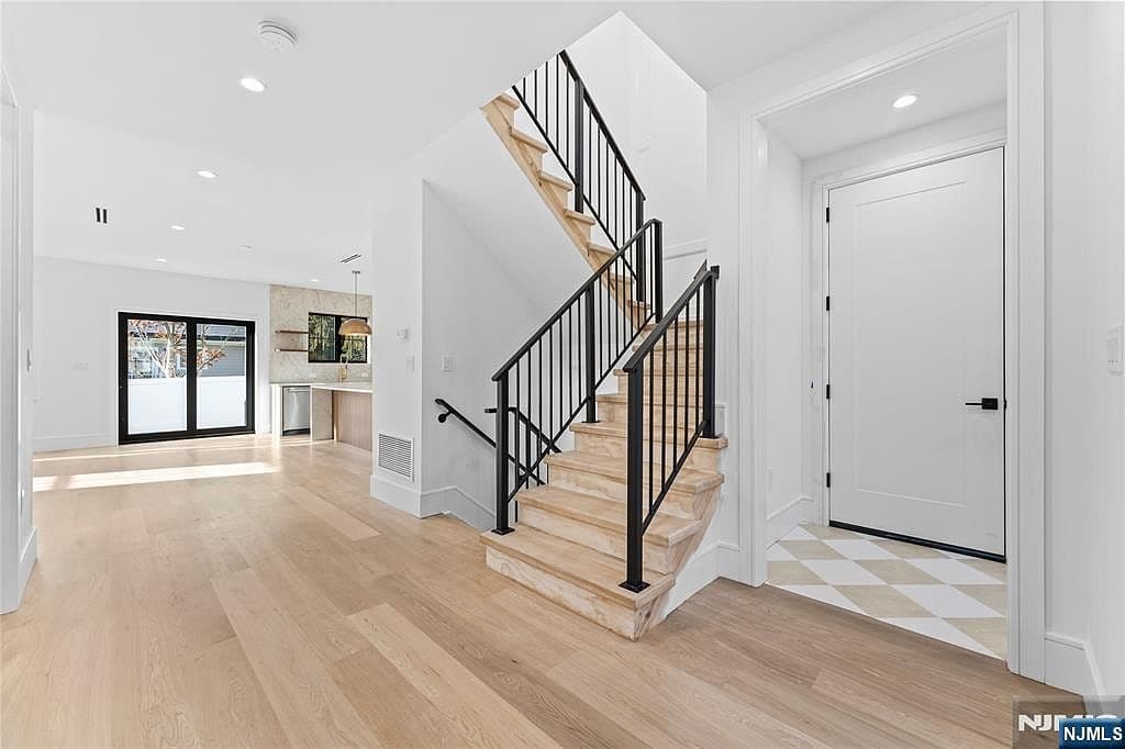 215 Kensington Rd - Image 16