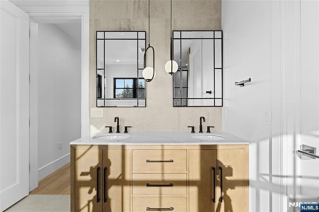 215 Kensington Rd - Image 22