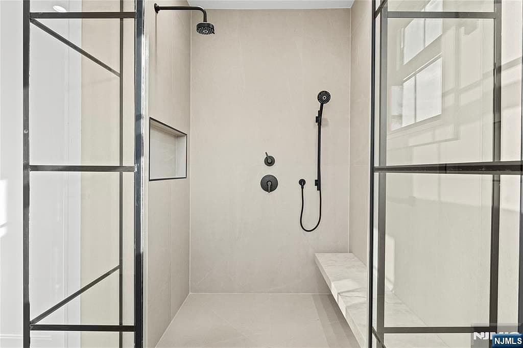 215 Kensington Rd - Image 24