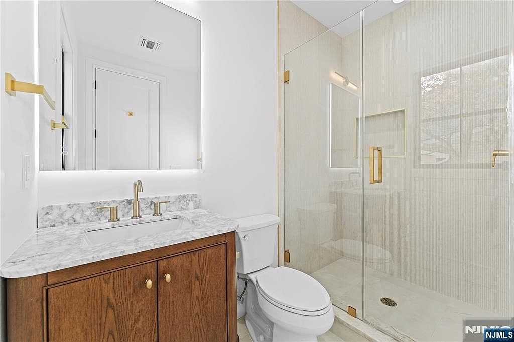 215 Kensington Rd - Image 26