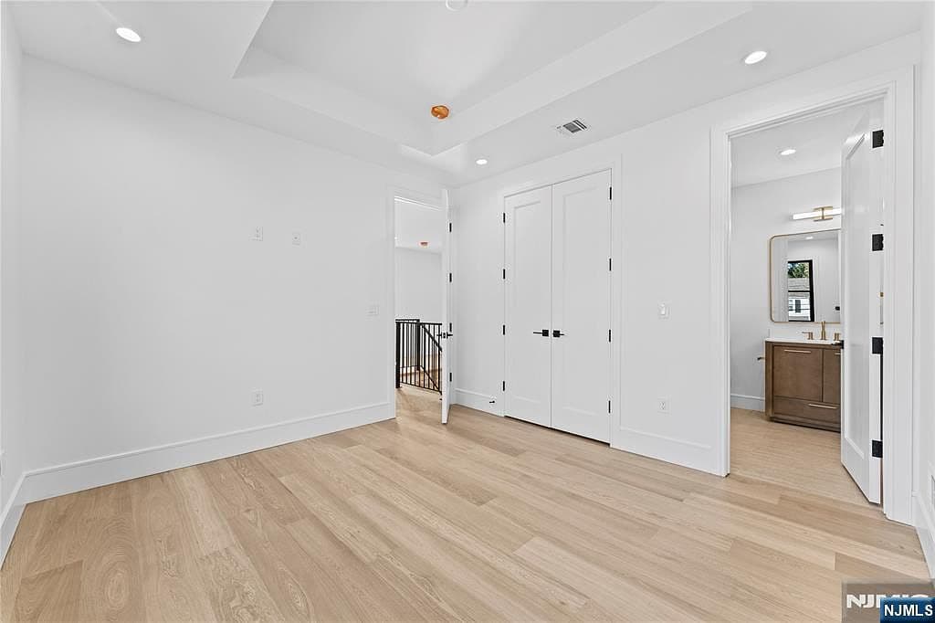 215 Kensington Rd - Image 30