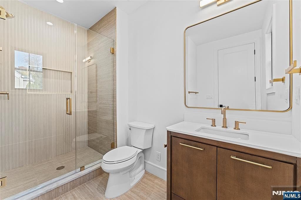 215 Kensington Rd - Image 31