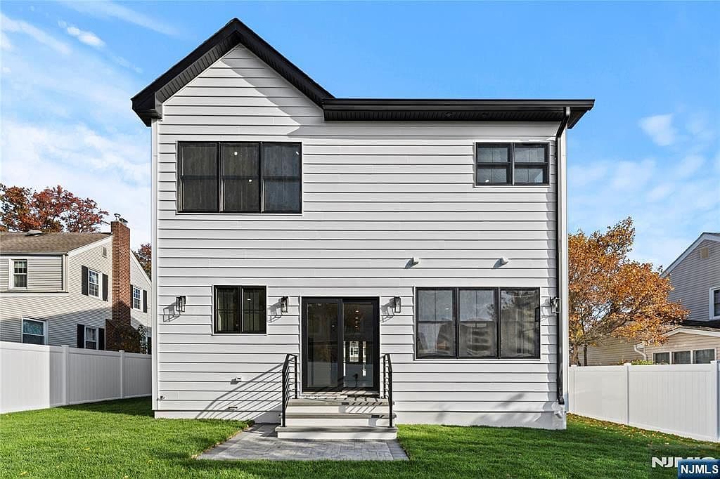 215 Kensington Rd - Image 35