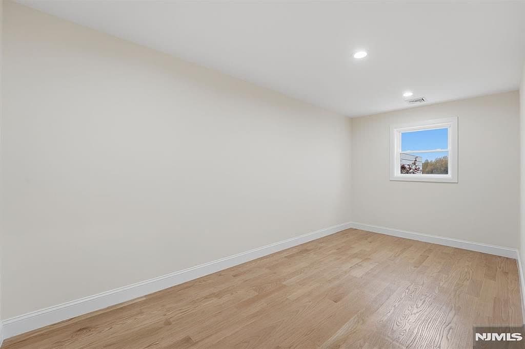 20 Barnsdale Rd - Image 25