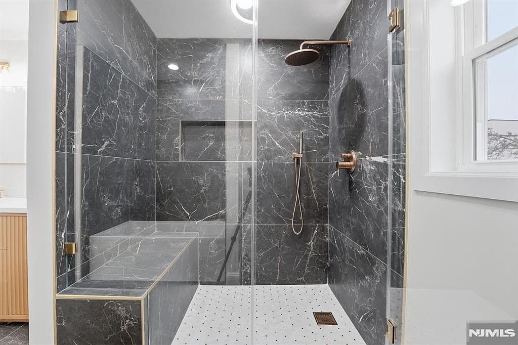 20 Barnsdale Rd - Image 24