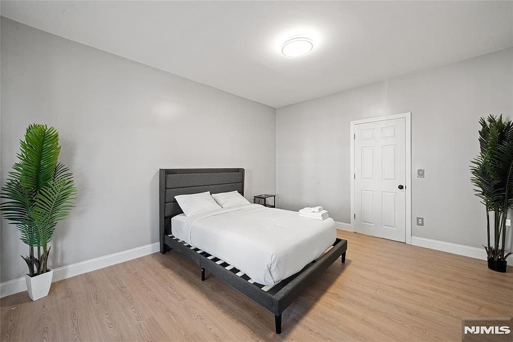 20 E 31st St - Image 6