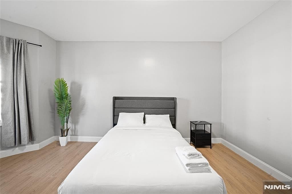 20 E 31st St - Image 7