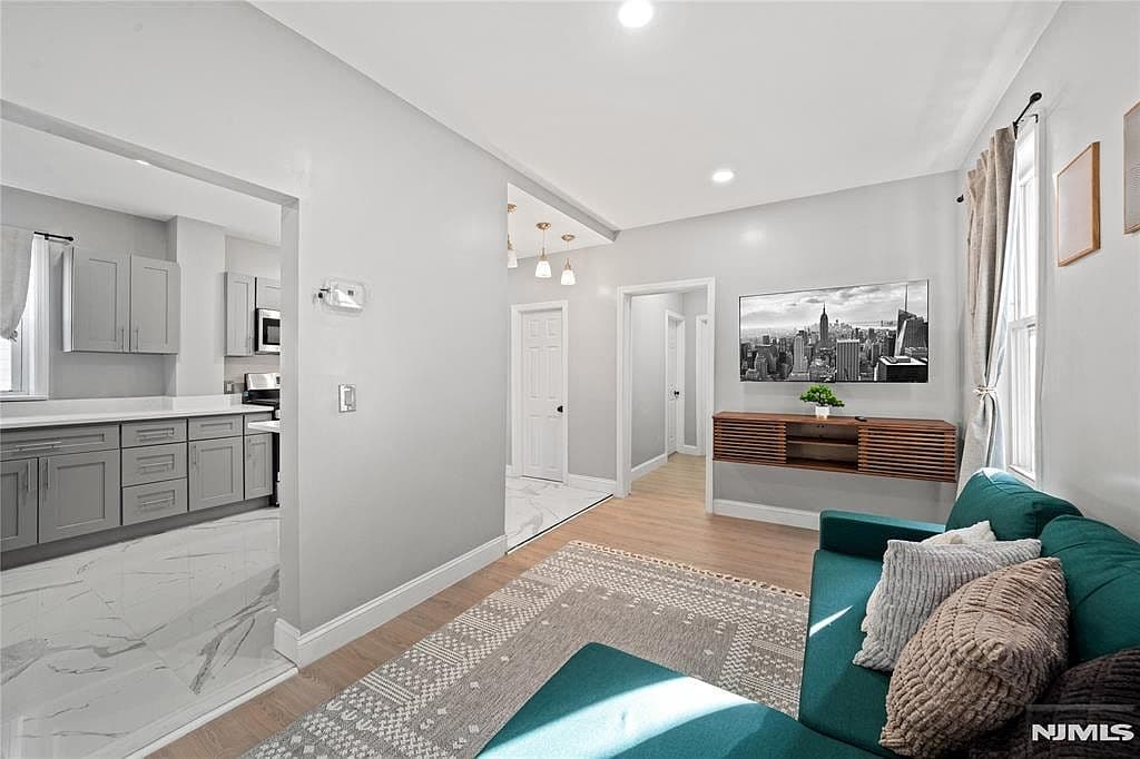 20 E 31st St - Image 9