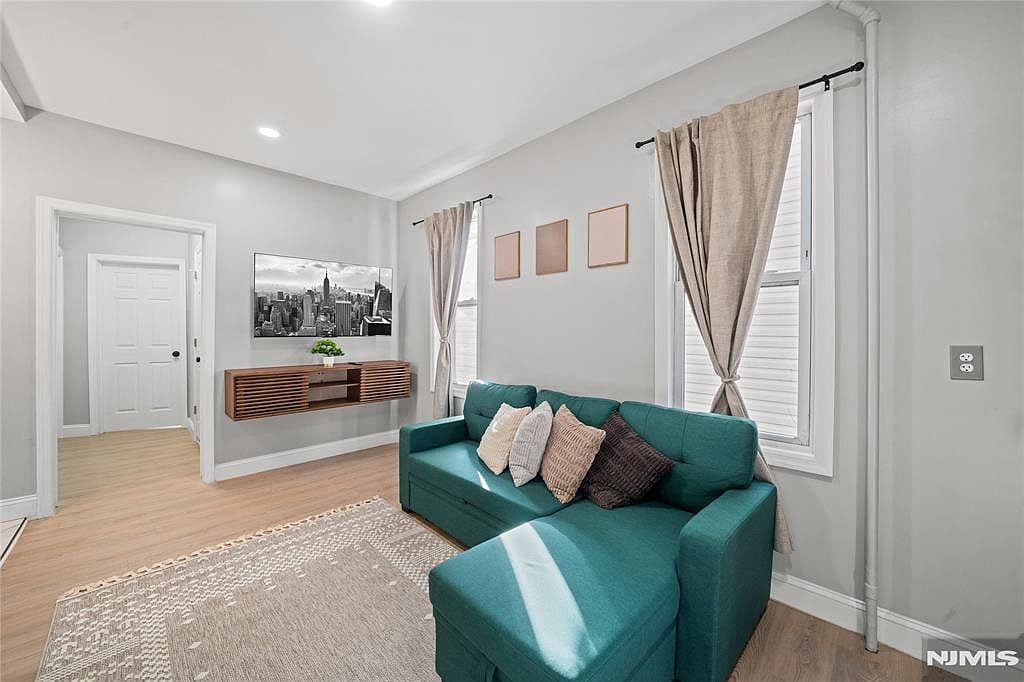 20 E 31st St - Image 8