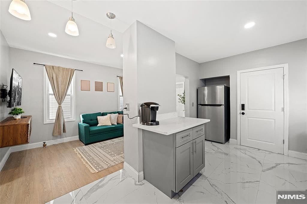 20 E 31st St - Image 12