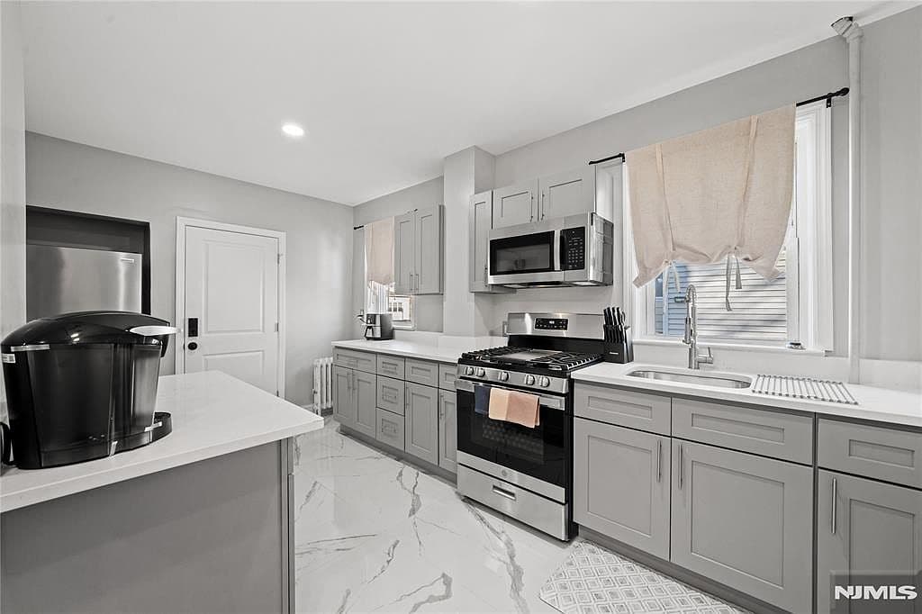 20 E 31st St - Image 11