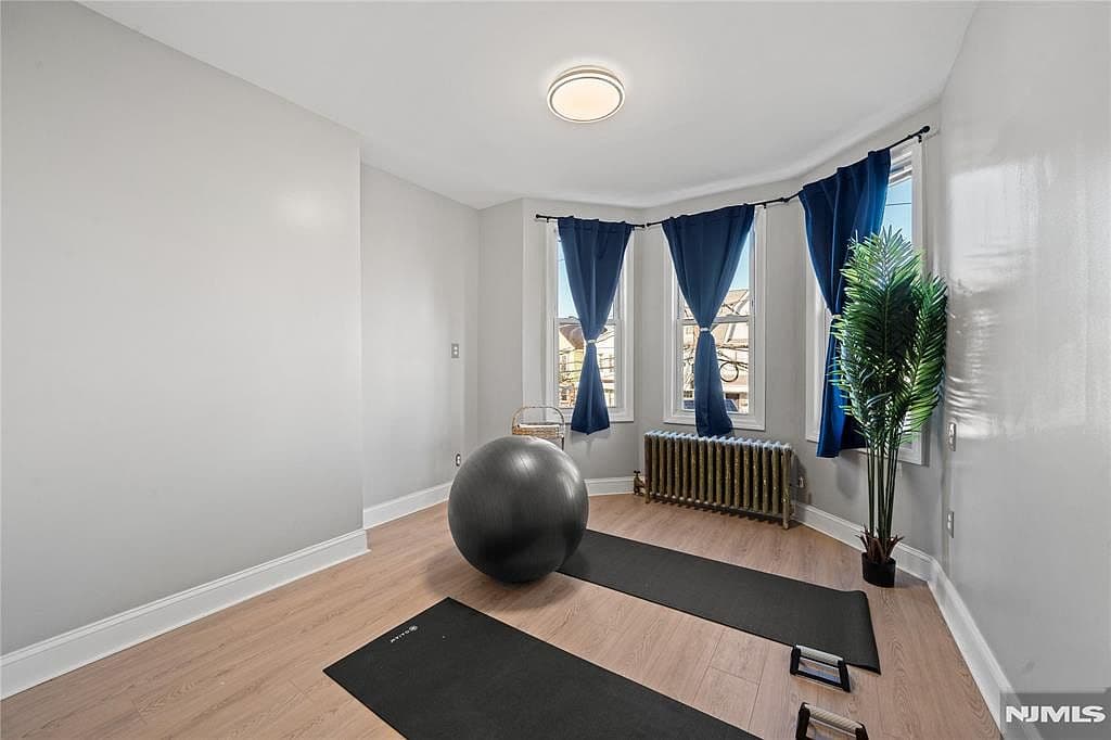 20 E 31st St - Image 24