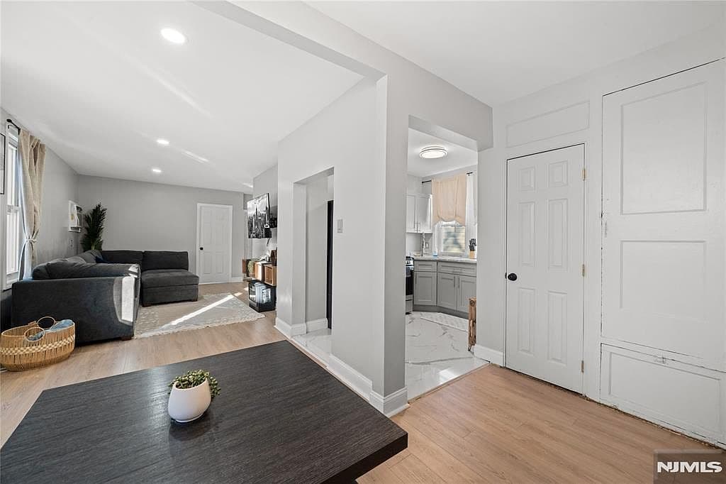 20 E 31st St - Image 34