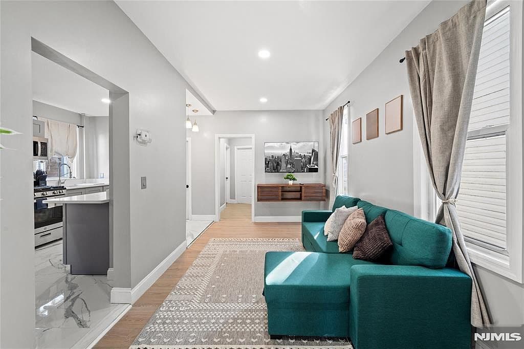 20 E 31st St - Image 3