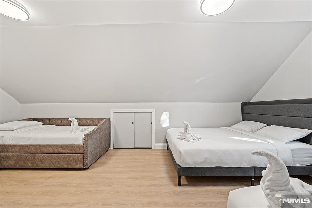 20 E 31st St - Image 35