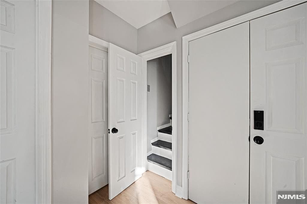 20 E 31st St - Image 37